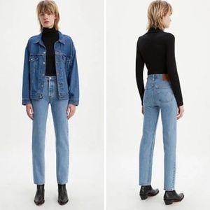 Levi's 501 Indigo Light Wash Denim Original  33 x 32